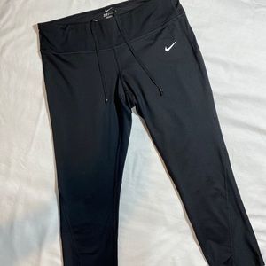 Nike Women’s Dri-fit Capri